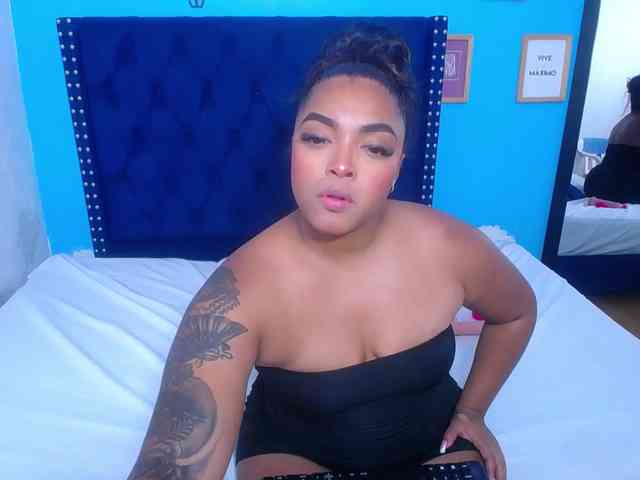 naughty-big-ass18 webcam