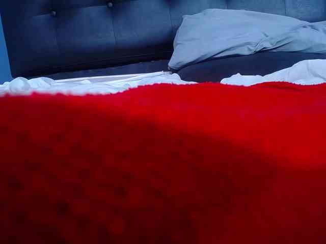 naughty-big-ass18 webcam