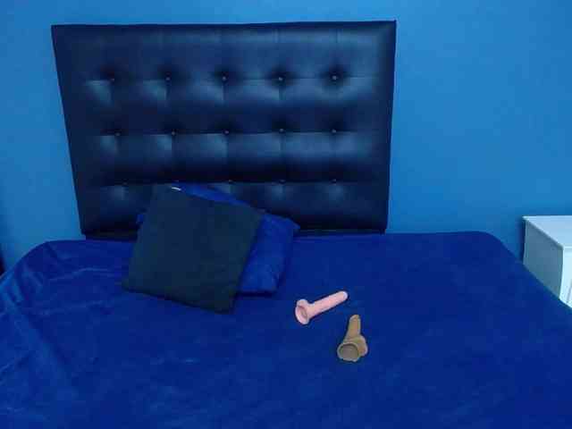 naughty-big-ass18 webcam