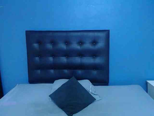 naughty-big-ass18 webcam