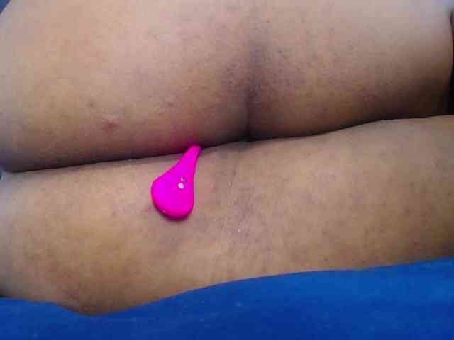 naughty-big-ass18 webcam