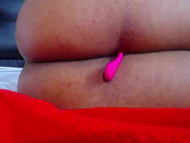 naughty-big-ass18 webcam