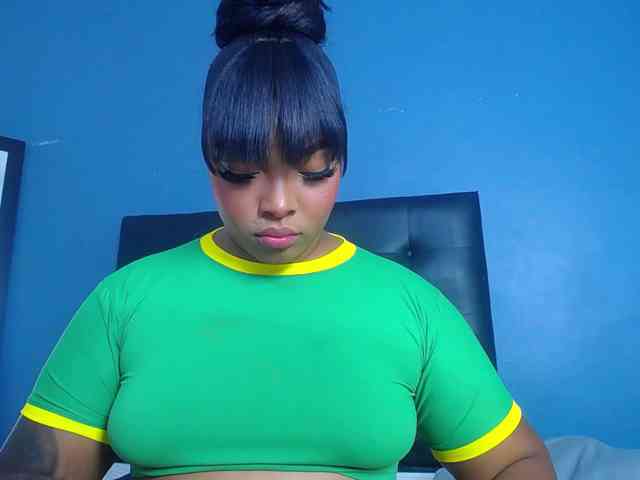 naughty-big-ass18 webcam