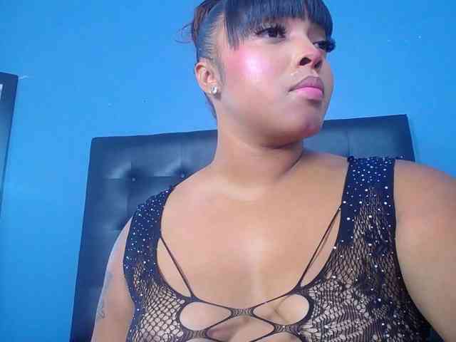 naughty-big-ass18 webcam