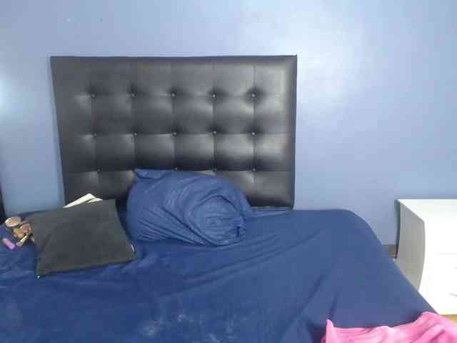 naughty-big-ass18 webcam