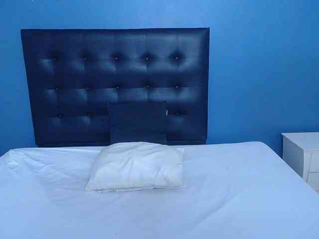 naughty-big-ass18 webcam