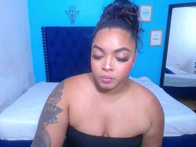 naughty-big-ass18 webcam