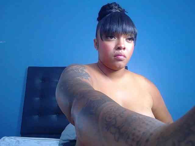 naughty-big-ass18 webcam