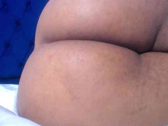 naughty-big-ass18 webcam