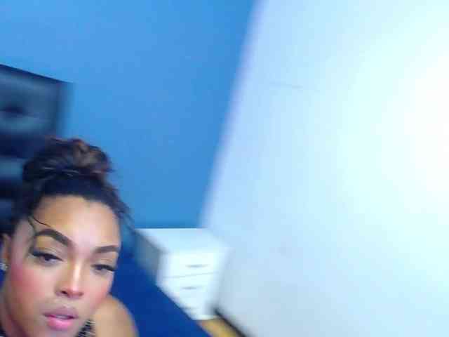 naughty-big-ass18 webcam