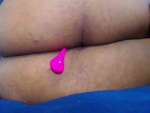 naughty-big-ass18 webcam