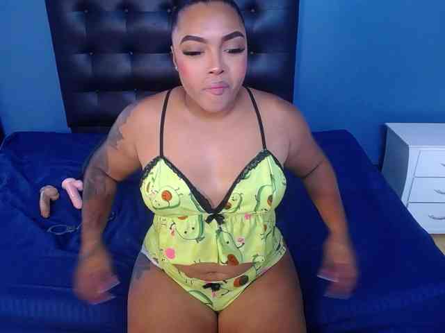 naughty-big-ass18 webcam