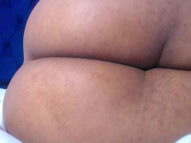 naughty-big-ass18 webcam