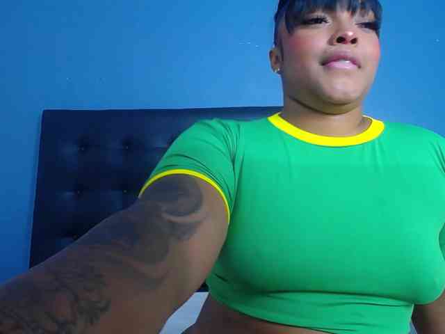 naughty-big-ass18 webcam