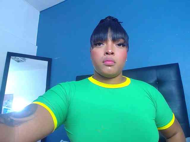 naughty-big-ass18 webcam