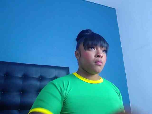 naughty-big-ass18 webcam