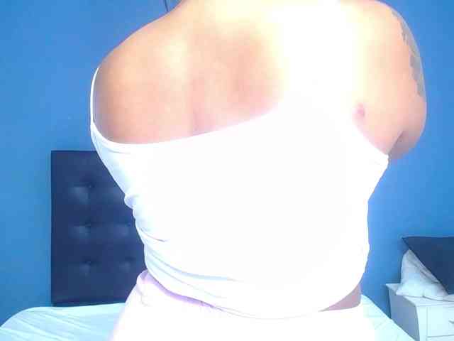 naughty-big-ass18 webcam