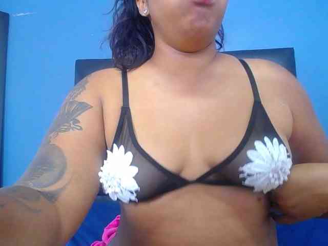 naughty-big-ass18 webcam