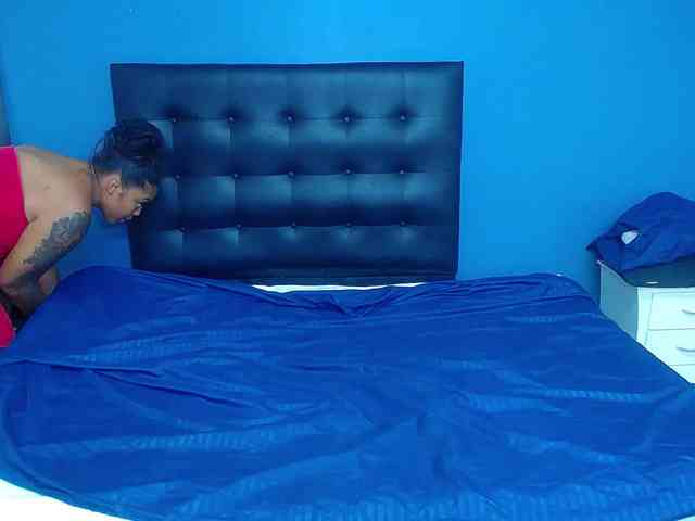 naughty-big-ass18 webcam