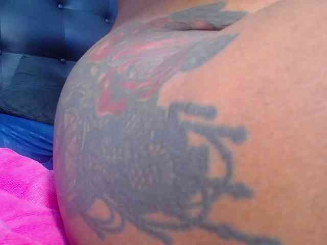 naughty-big-ass18 webcam