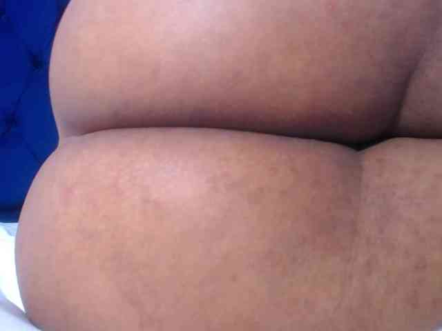 naughty-big-ass18 webcam