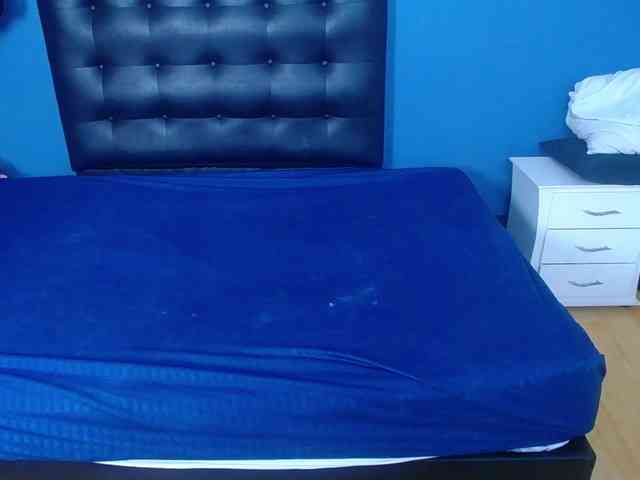 naughty-big-ass18 webcam