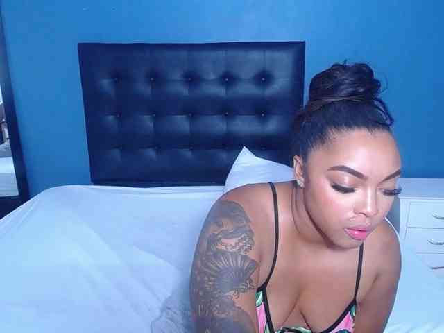 naughty-big-ass18 webcam