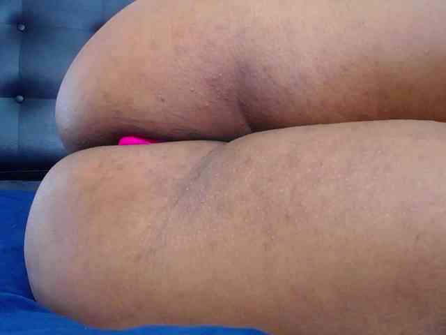 naughty-big-ass18 webcam