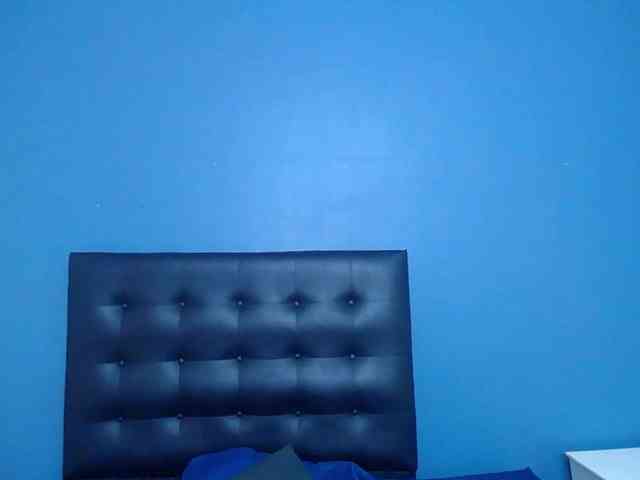 naughty-big-ass18 webcam