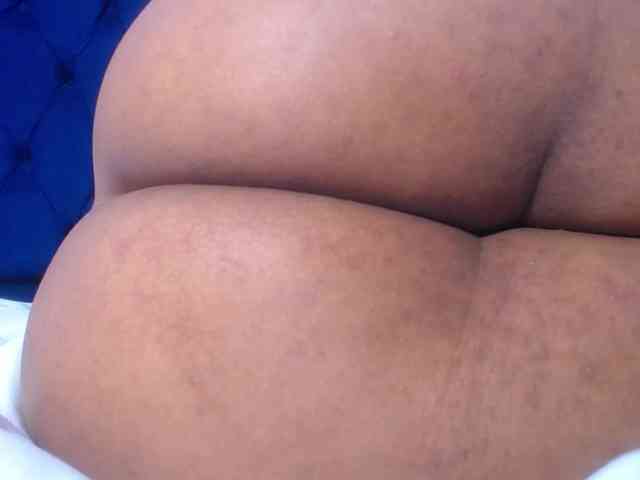 naughty-big-ass18 webcam