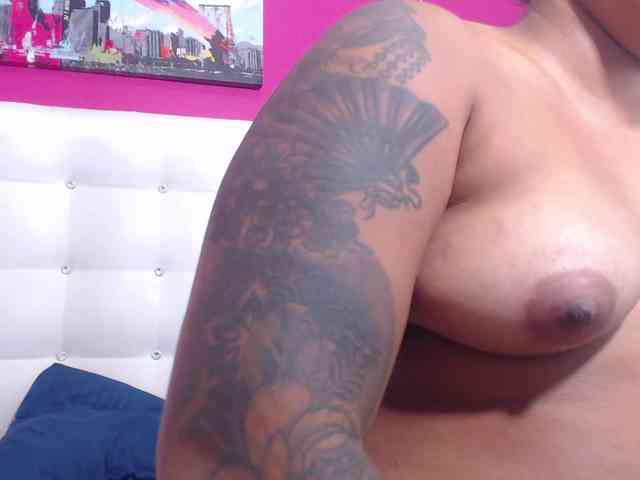 naughty-big-ass18 webcam