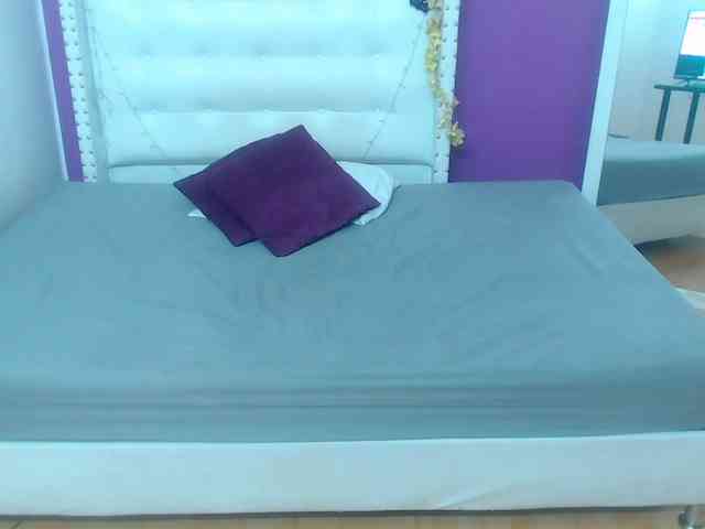 naughty-big-ass18 webcam