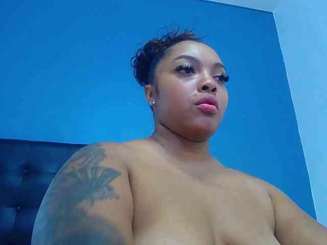 naughty-big-ass18 webcam