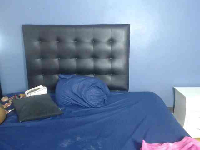 naughty-big-ass18 webcam