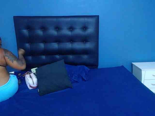 naughty-big-ass18 webcam