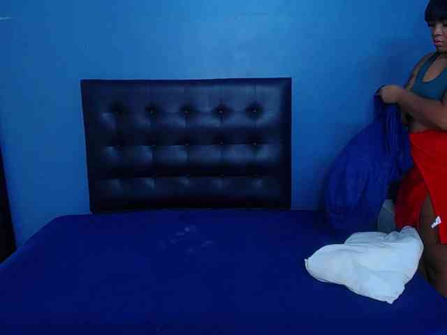 naughty-big-ass18 webcam