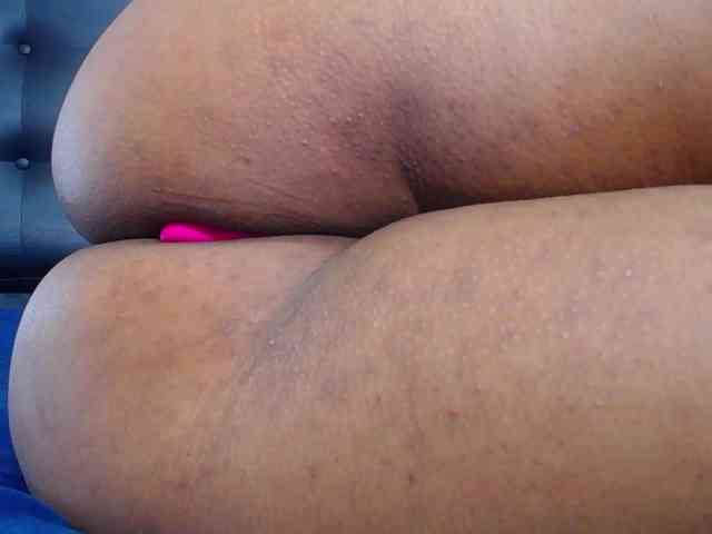 naughty-big-ass18 webcam