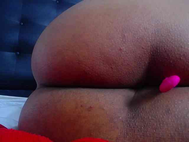 naughty-big-ass18 webcam