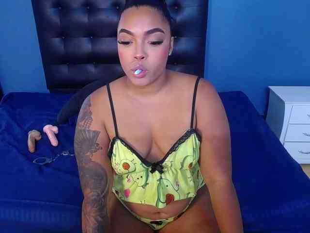 naughty-big-ass18 webcam