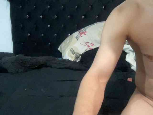 QUEENANDJOKER webcam