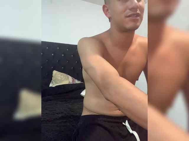 QUEENANDJOKER webcam