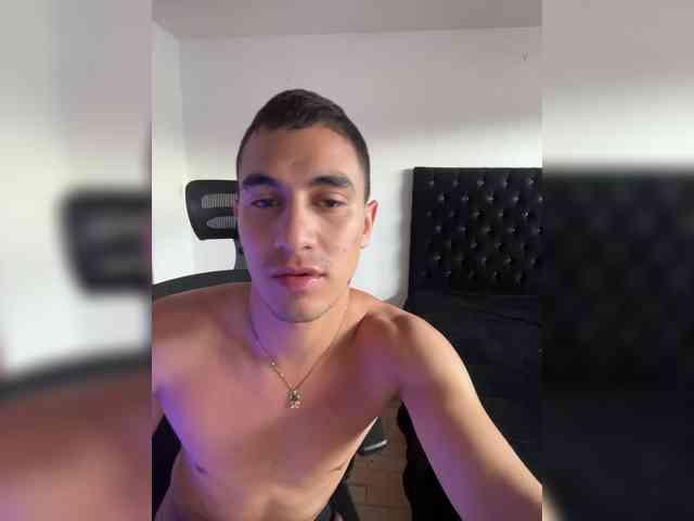 QUEENANDJOKER webcam