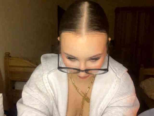 LakishaOtukolo webcam