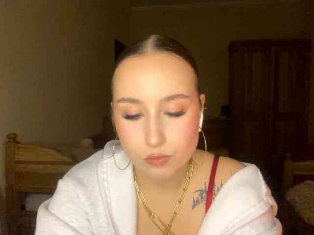 LakishaOtukolo webcam