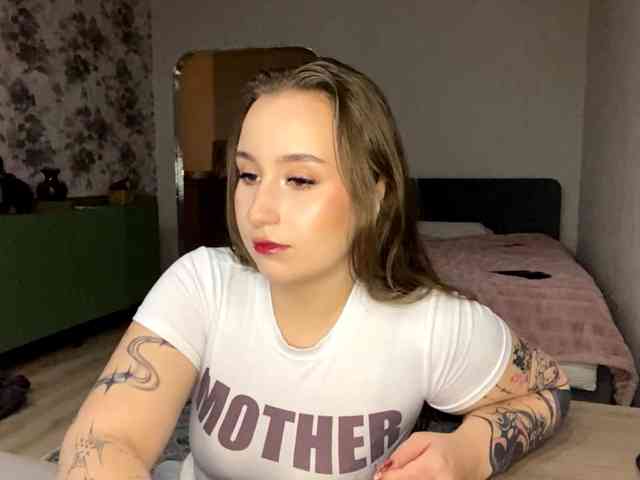 LakishaOtukolo webcam