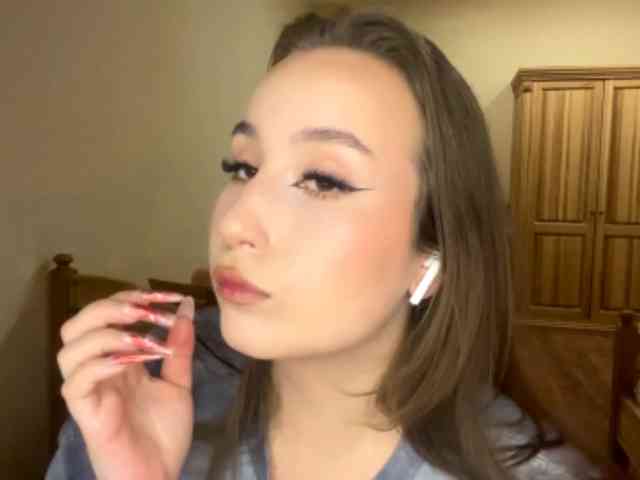 LakishaOtukolo webcam