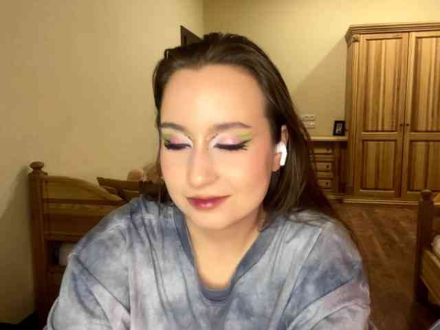 LakishaOtukolo webcam