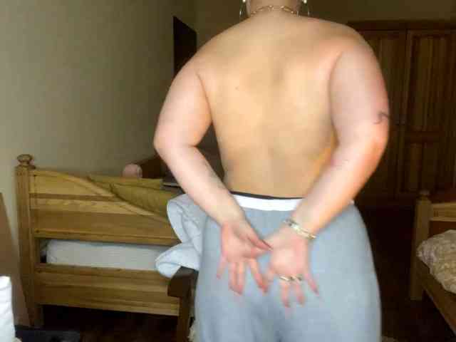 LakishaOtukolo webcam