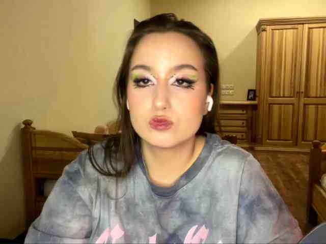 LakishaOtukolo webcam