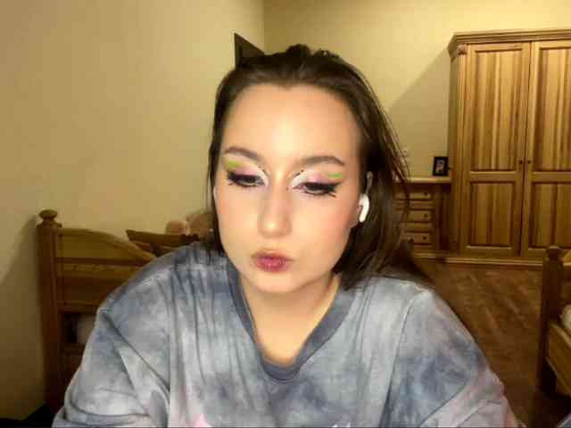 LakishaOtukolo webcam